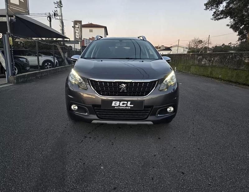 Usado Peugeot 2008 Style 100 HP (73 kW) 2016 Cinza escuro SUV