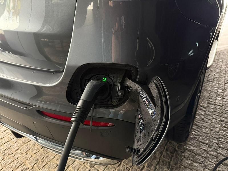 Usado Mercedes GLC300 313 HP (230 kW) 2022 Cinza SUV