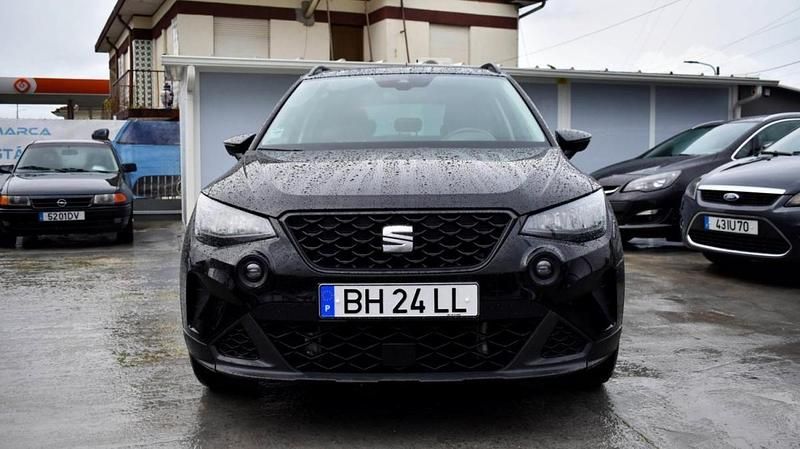 Usado Seat Arona 110 HP (80 kW) 2024 Preto SUV