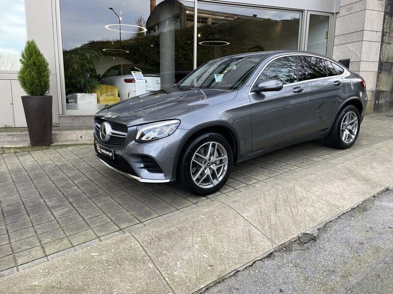 Usado Mercedes GLC350 320 HP (235 kW) 2018 Cinzento preto SUV