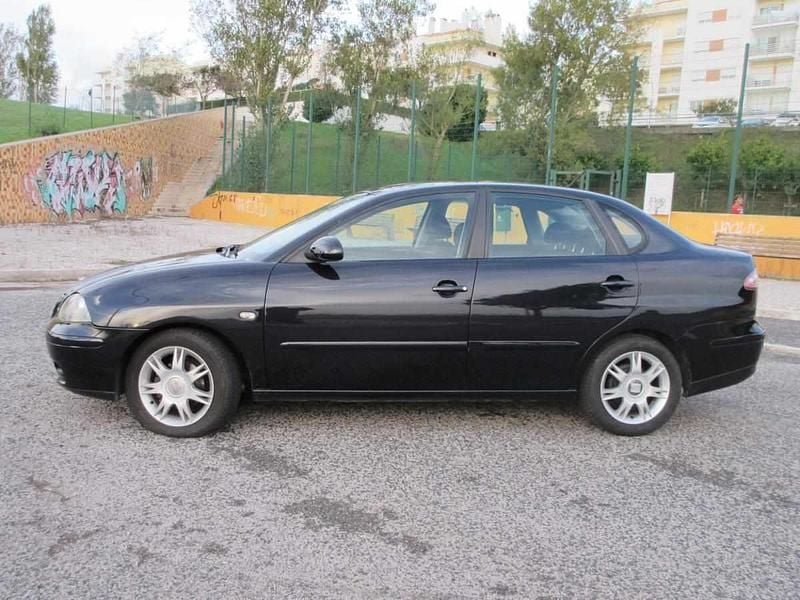 Usado Seat Cordoba 80 HP (58 kW) 2007 Preto Sedan