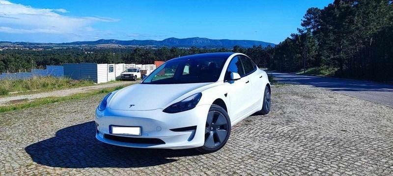 Branco Usado 2021 Tesla Model 3 Standard Range Sedan | € 25.990 (Bom preço) - Imagem 1/4