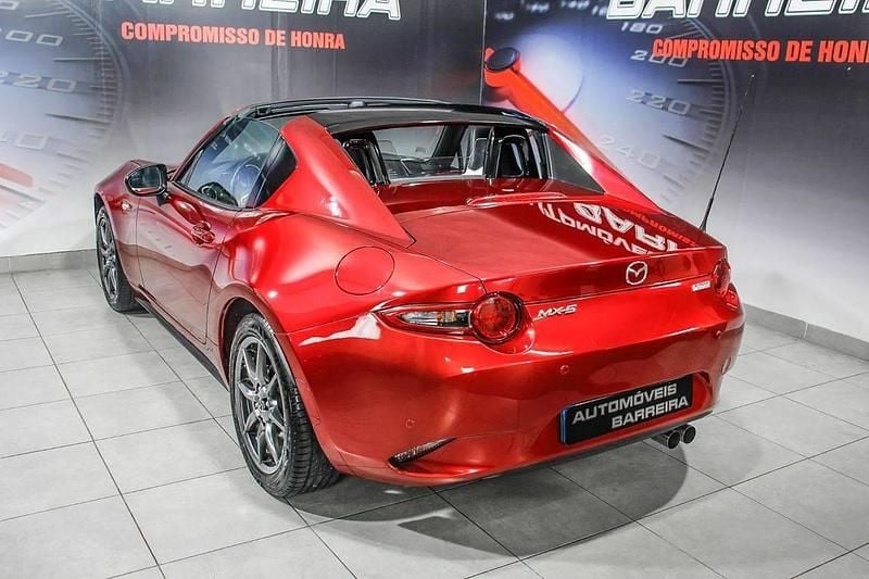 Usado Mazda MX5 Evolve 131 HP (96 kW) 2018 Vermelho Cabrios
