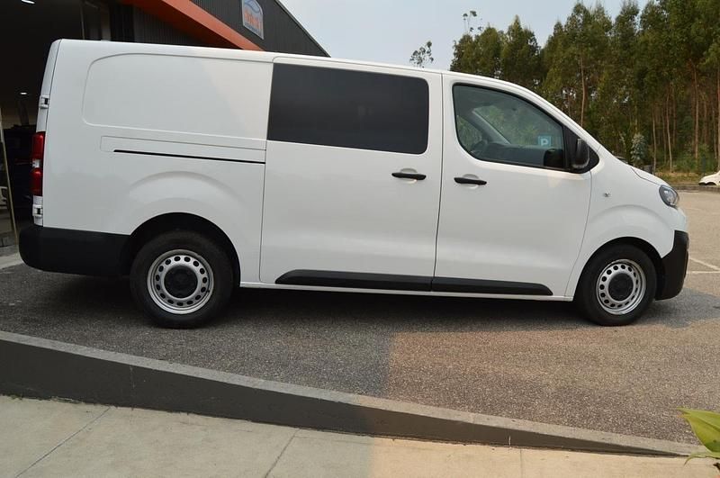 Usado Peugeot Expert S 120 HP (88 kW) 2022 Branco Van