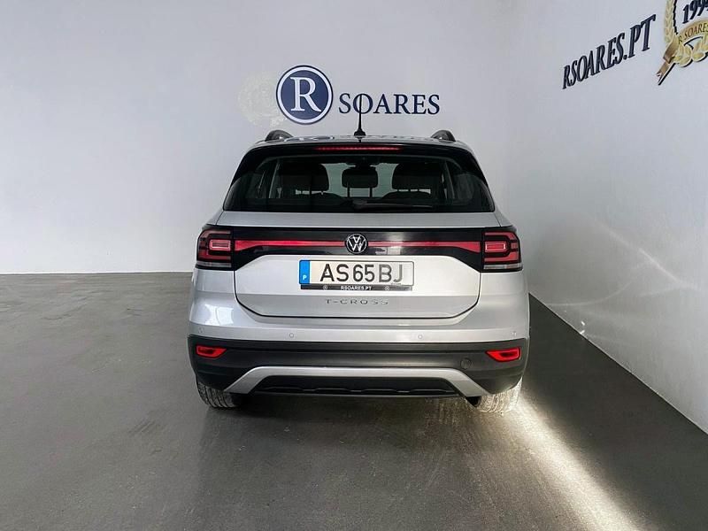 Usado VW T-Cross Life 110 HP (80 kW) 2022 Cinza SUV