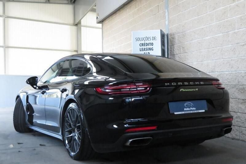 Usado Porsche Panamera 4 462 HP (339 kW) 2018 Preto Sedan