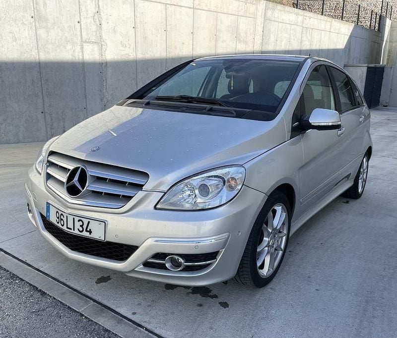 Usado 2011 Mercedes B160 Monovolume | € 6.900 - Imagem 1/4