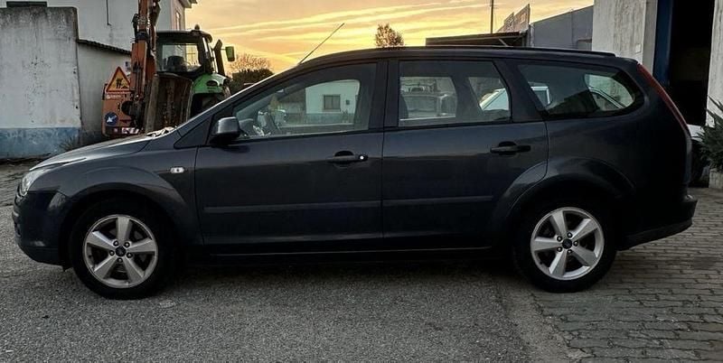 Usado Ford Focus 90 HP (66 kW) 2006 Sedan