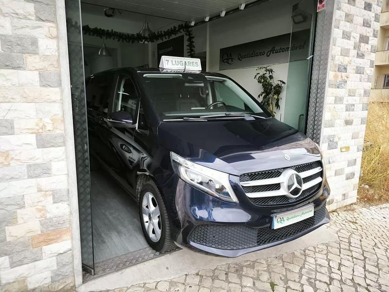 Usado Mercedes V250 Avantgarde 190 HP (139 kW) 2021 Preto Monovolume