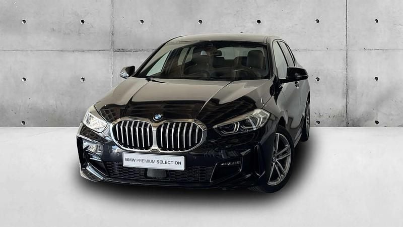 Cinza skyscraper metalizado Usado 2024 BMW 116 Shadowline Citadino | € 32.900 (Preço justo) - Imagem 1/4