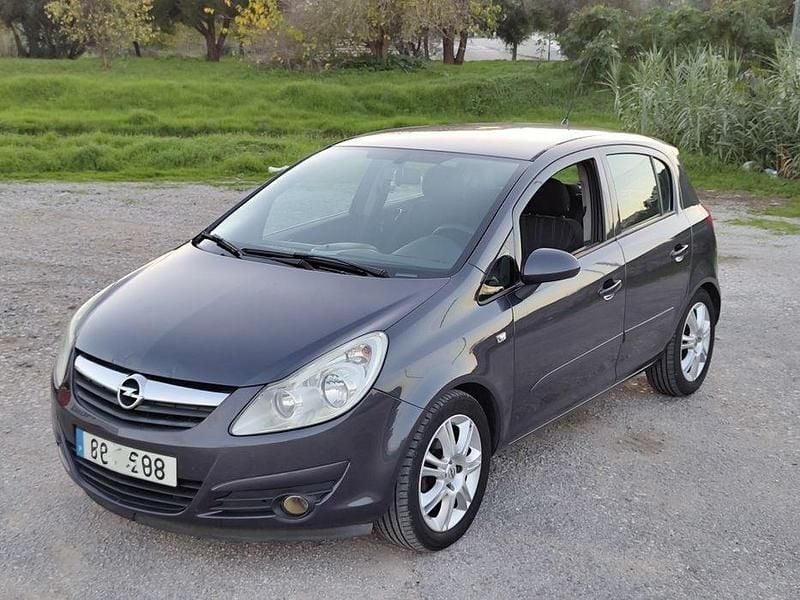 Usado 2007 Opel Corsa Sedan | € 3.450 (Bom preço) - Imagem 1/4
