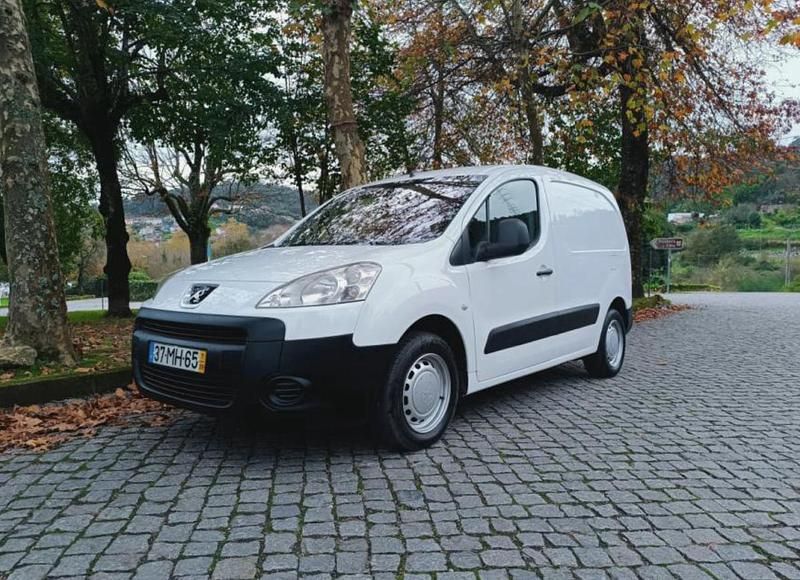 Branco Usado 2011 Peugeot Partner Monovolume | € 7.990 (Preço justo) - Imagem 1/4