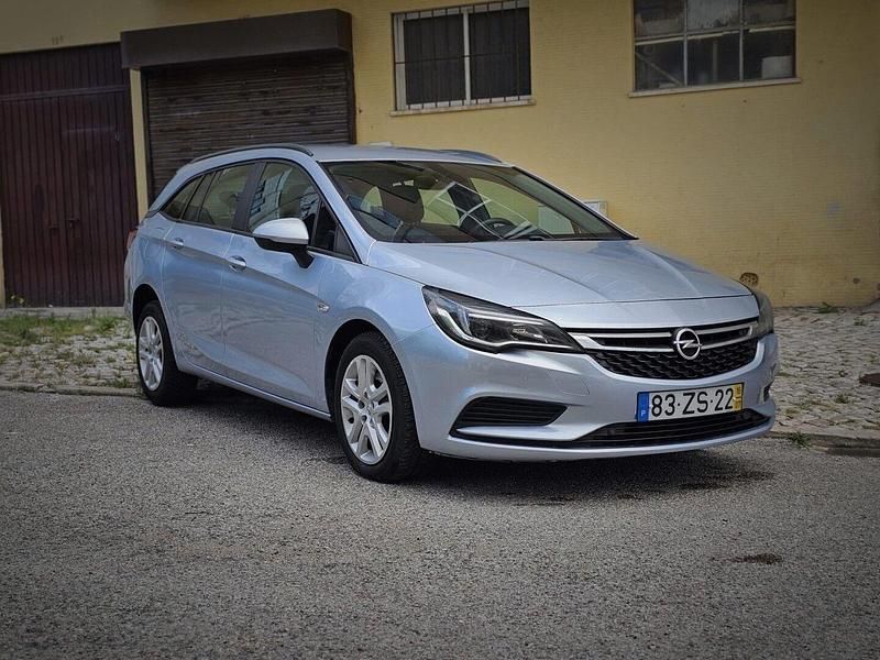 Azul Usado 2016 Opel Astra Active Carrinha | € 7.600 (Caro) - Imagem 1/4