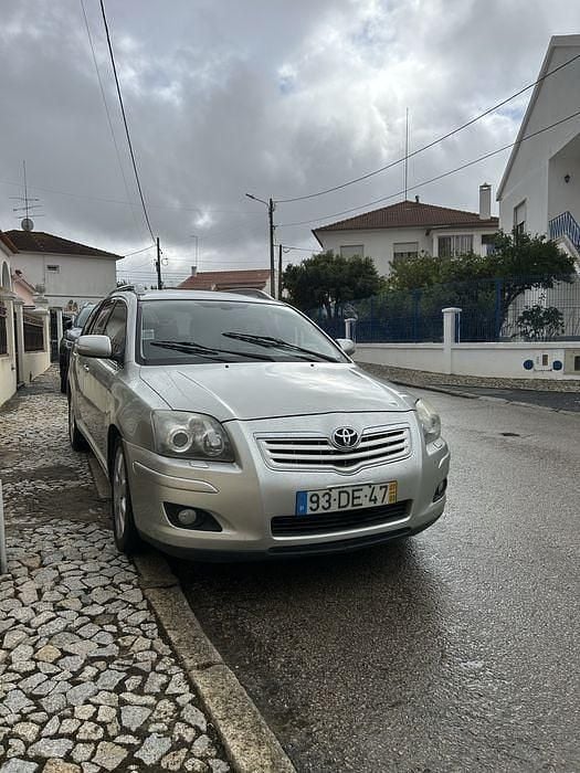 Usado 2007 Toyota Avensis Sedan | € 3.950 (Bom preço) - Imagem 1/4