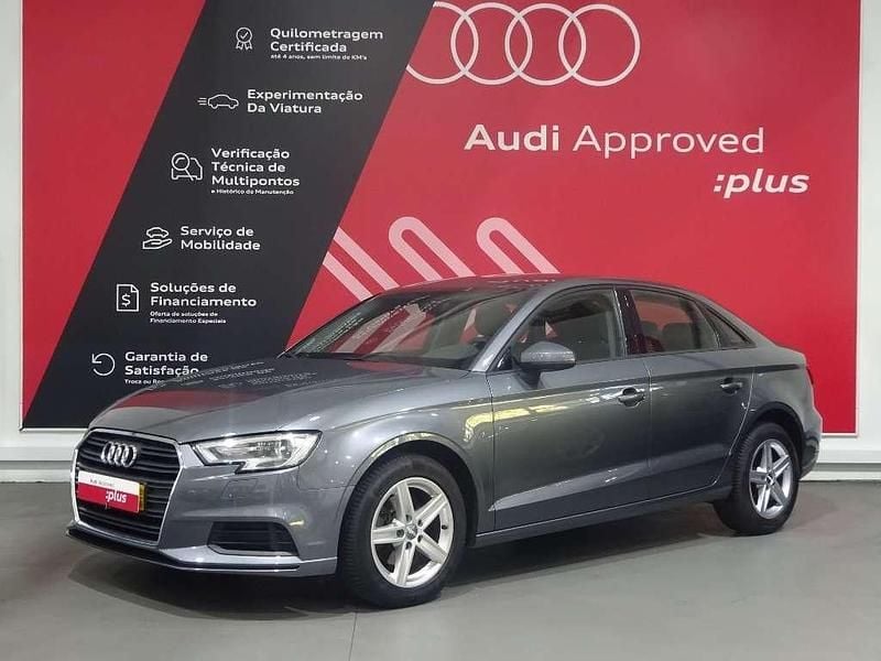 Cinzento escuro Usado 2019 Audi A3 Business Sedan | € 19.490 (Bom preço) - Imagem 1/4