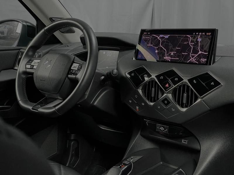 Usado DS Automobiles DS3 Rivoli 130 HP (95 kW) 2023 Cinzento SUV