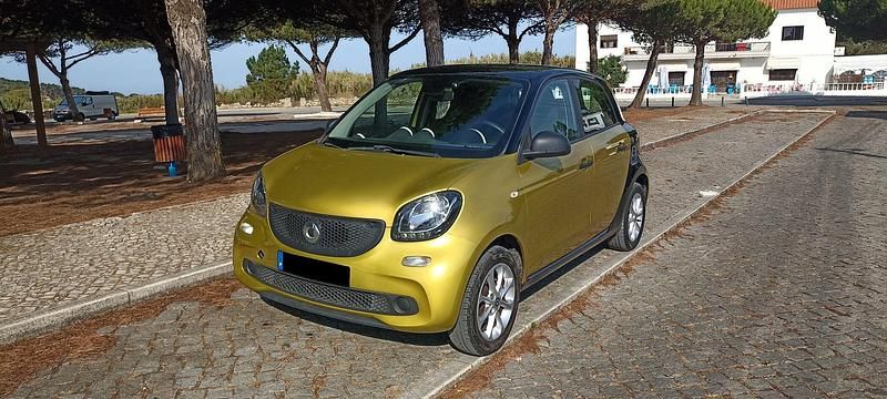Amarelo Usado 2015 Smart ForFour Passion | € 6.950 (Bom preço) - Imagem 1/4