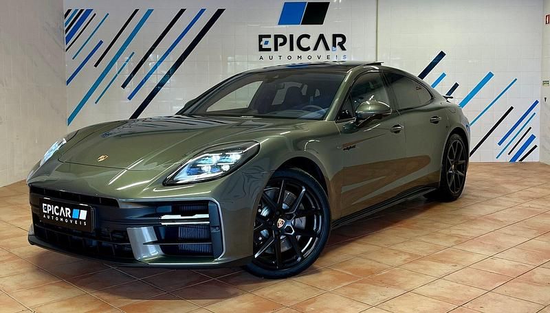 Cinza Usado 2024 Porsche Panamera 4S Sedan | € 189.000 - Imagem 1/4