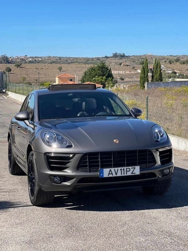 Cinzento Usado 2014 Porsche Macan S SUV | € 44.900 (Preço elevado) - Imagem 1/4