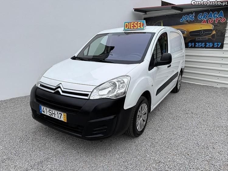 Branco Usado 2016 Citroën Berlingo Monovolume | € 10.990 (Preço justo) - Imagem 1/1