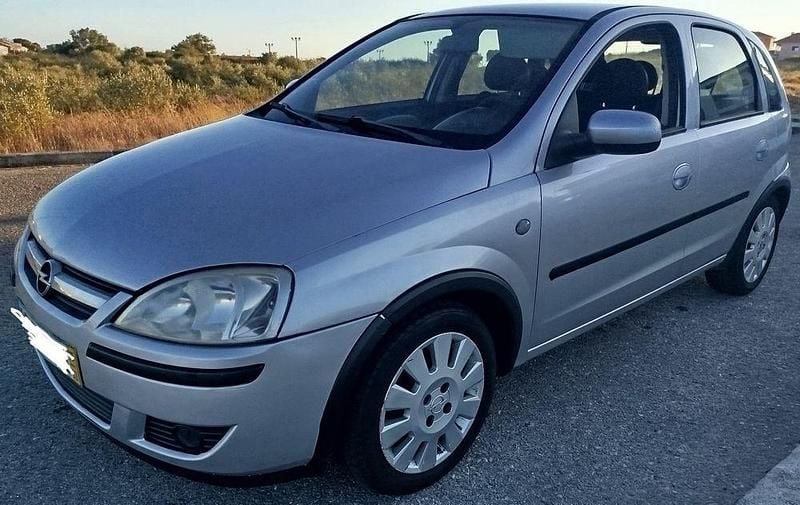 Usado 2005 Opel Corsa Sedan | € 2.350 (Super Preço) - Imagem 1/4