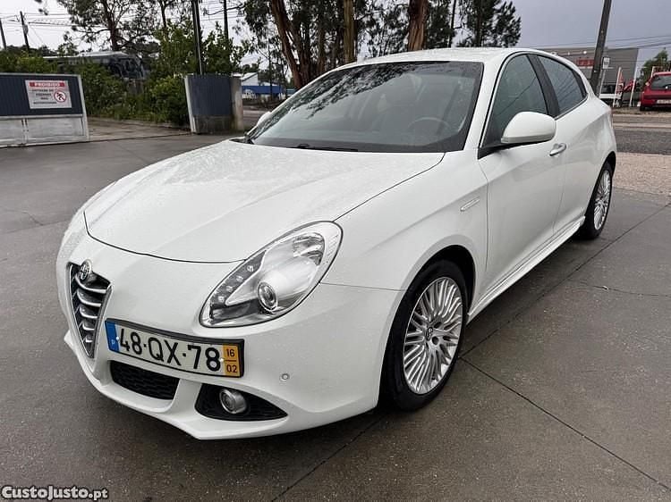 Branco Usado 2016 Alfa Romeo Giulietta Citadino | € 9.750 (Preço justo) - Imagem 1/1