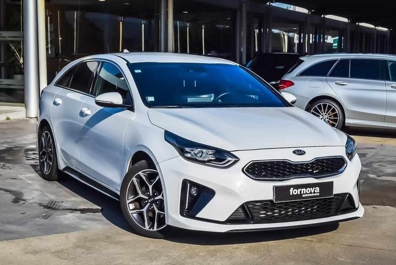 Branco Usado 2019 Kia ProCeed Citadino | € 17.250 (Preço justo) - Imagem 1/4
