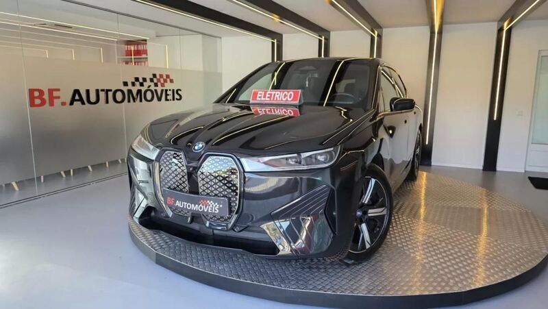 Preto Usado 2021 BMW iX SUV | € 49.500 - Imagem 1/4