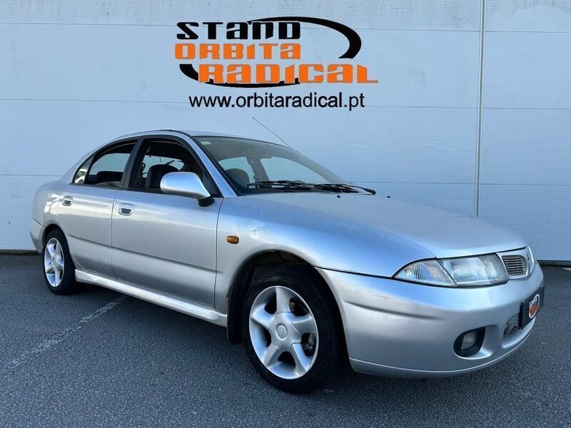 Cinzento Usado 1996 Mitsubishi Carisma Sedan | € 999 - Imagem 1/4
