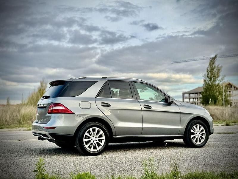 Usado 2011 Mercedes ML250 SUV | € 20.990 - Imagem 1/4