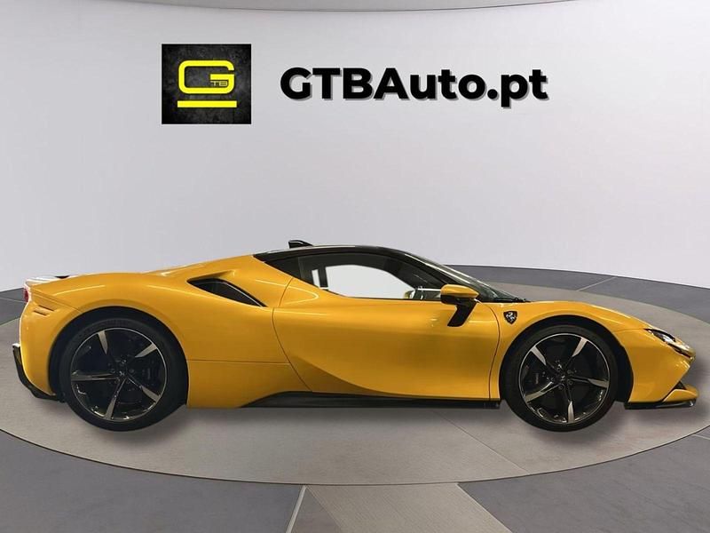 Usado Ferrari SF90 1001 HP (736 kW) 2021 Amarelo Coupé