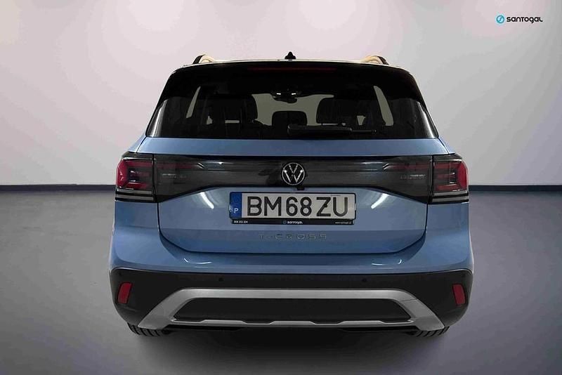 Usado VW T-Cross 95 HP (69 kW) 2024 Azul SUV