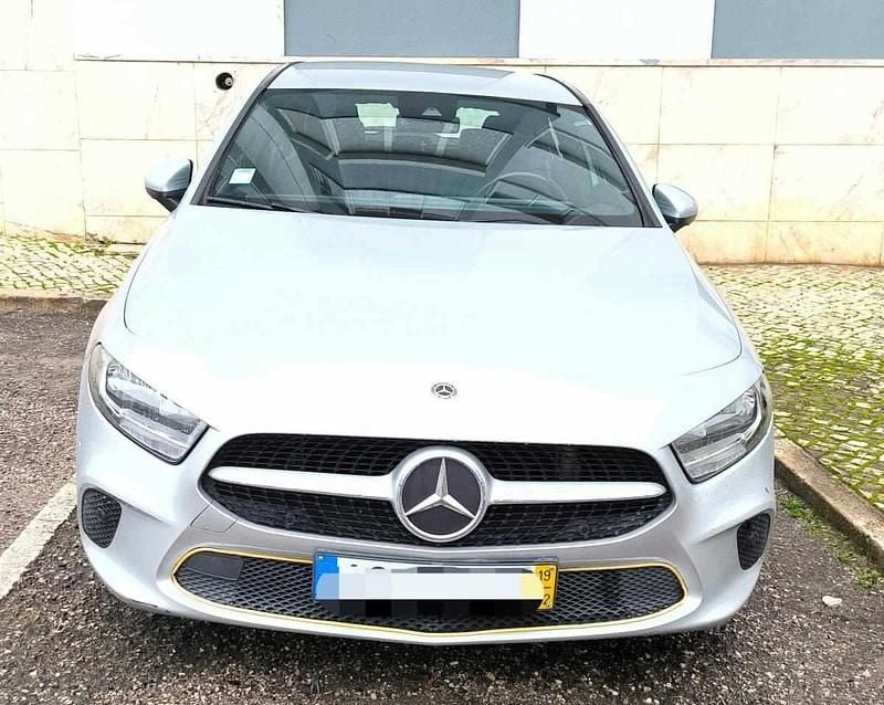 Usado Mercedes A160 109 HP (80 kW) 2019 Cinzento