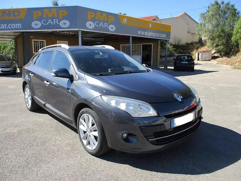 Cinzento Usado 2010 Renault Mégane GrandTour Dynamique Carrinha | € 6.500 (Preço justo) - Imagem 1/4