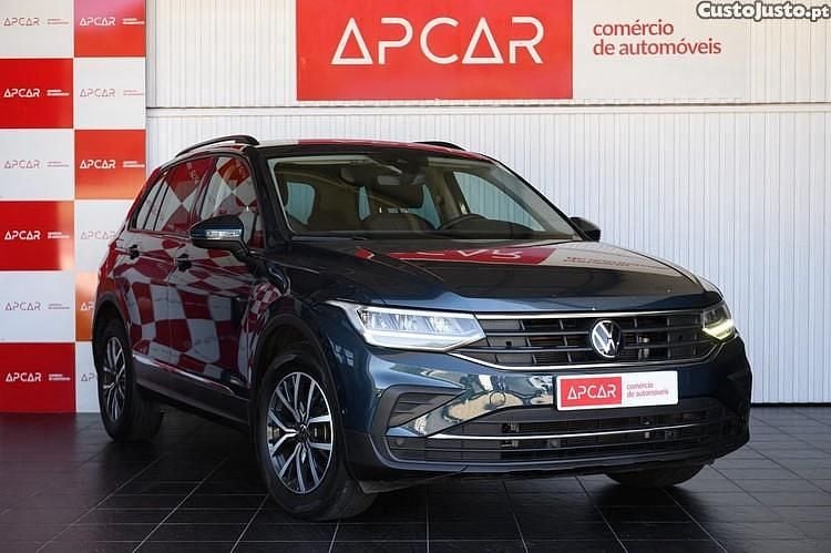 Azul Usado 2023 VW Tiguan Life SUV | € 31.450 (Bom preço) - Imagem 1/1
