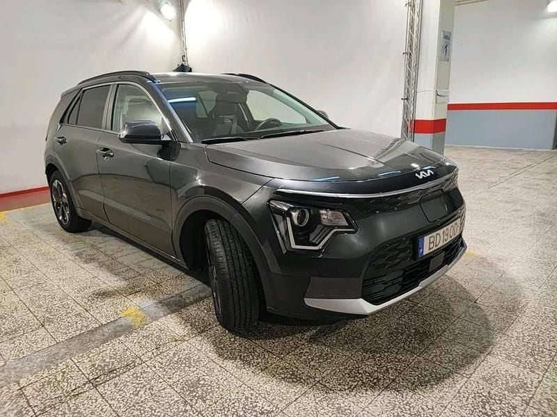 Usado Kia e-Niro 150 kW (204 HP) 2023 Cinza SUV