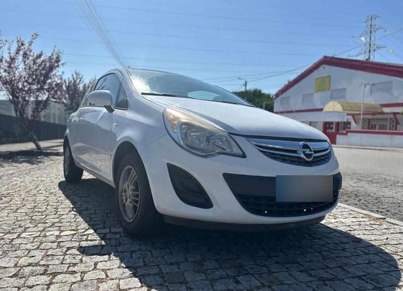 Branco Usado 2012 Opel Corsa Carrinha | € 2.900 (Bom preço) - Imagem 1/4
