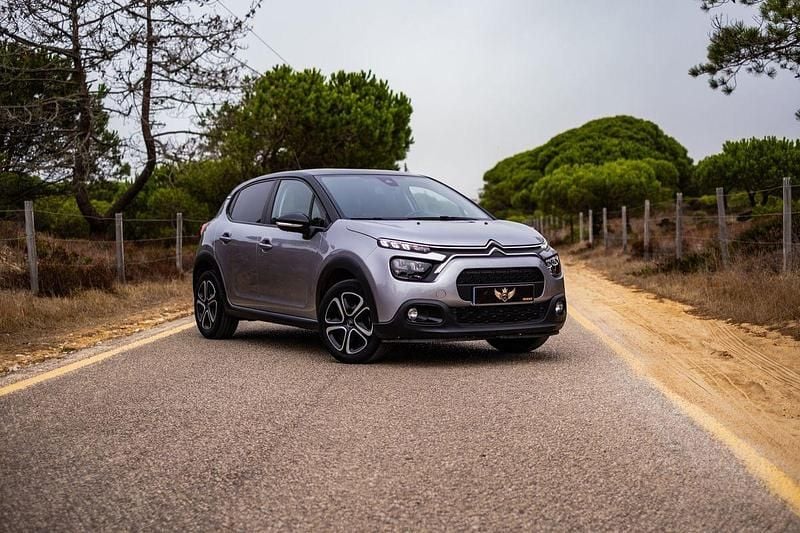 Cinza Usado 2021 Citroën C3 PureTech Citadino | € 11.999 (Super Preço) - Imagem 1/4