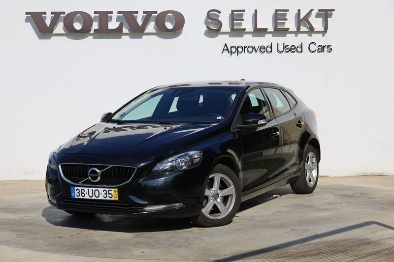 Preto Usado 2018 Volvo V40 Kinetic Carrinha | € 15.700 (Preço justo) - Imagem 1/4