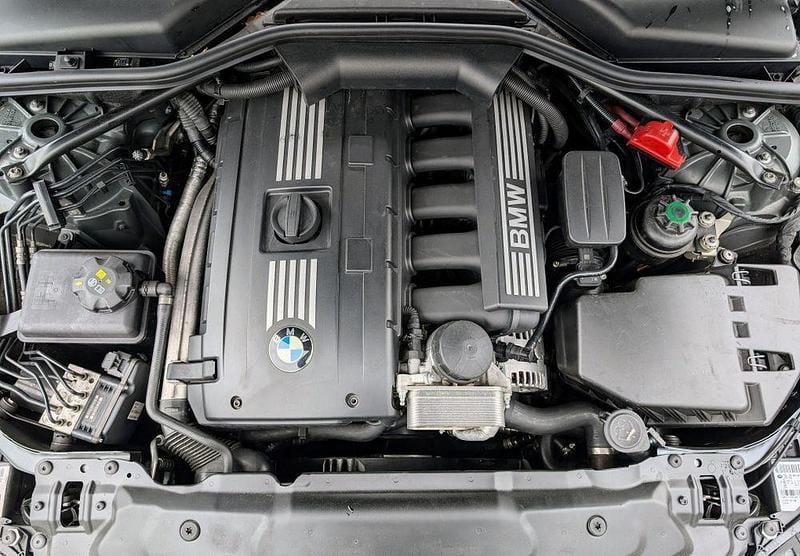 Usado 2008 BMW 530 Sedan | € 12.940 - Imagem 1/4