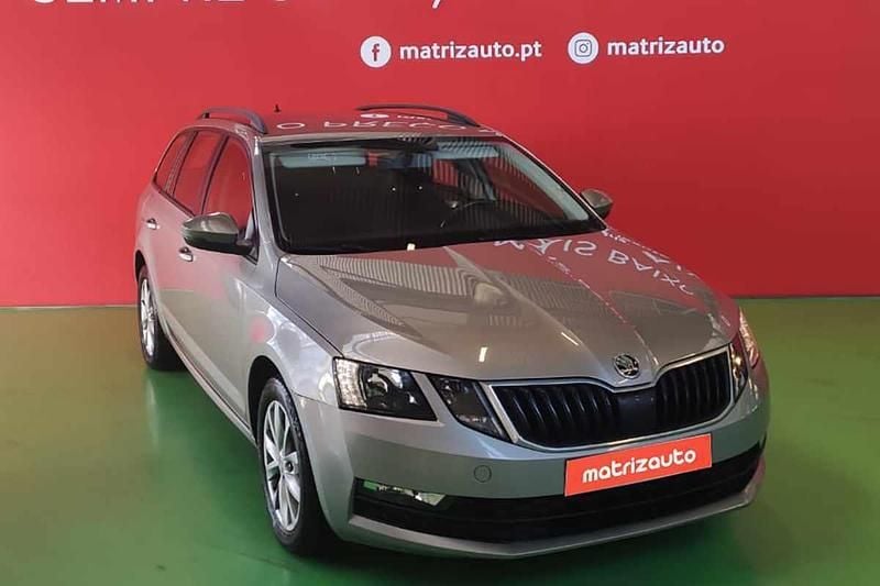 Outra Usado 2018 Skoda Octavia Carrinha | € 18.799 (Caro) - Imagem 1/4