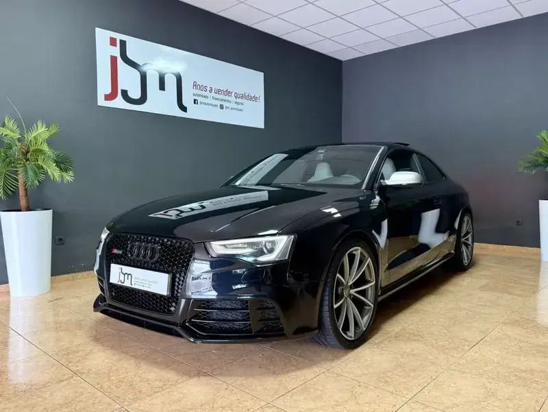 Preto Usado 2013 Audi RS5 Coupé | € 55.000 - Imagem 1/4