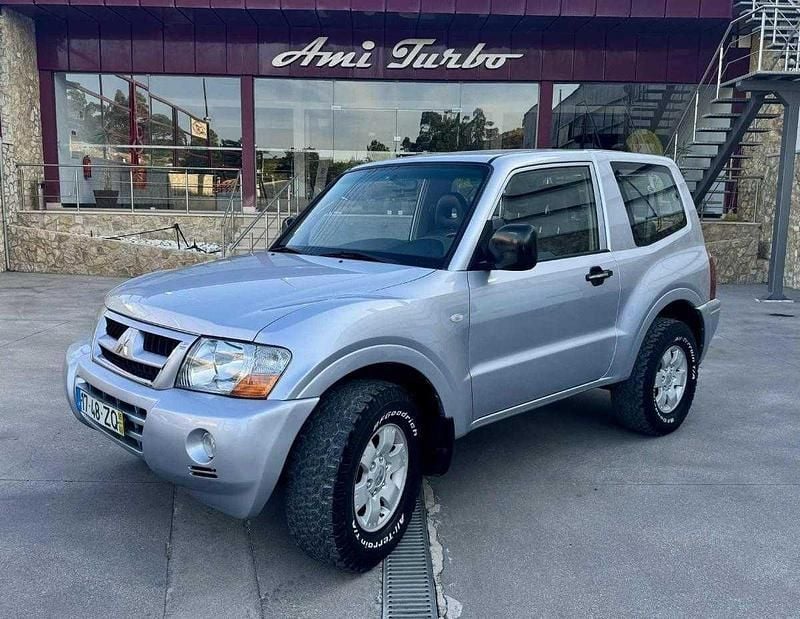 Cinzento Usado 2005 Mitsubishi Pajero SUV | € 18.900 (Preço justo) - Imagem 1/4