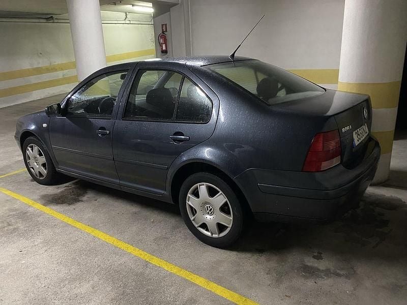 Usado 1999 VW Bora Sedan | € 3.900 - Imagem 1/4