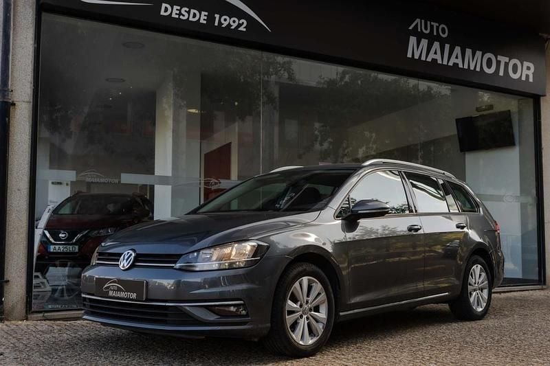 Usado VW Golf VII 115 HP (84 kW) 2019 Cinzento Carrinha