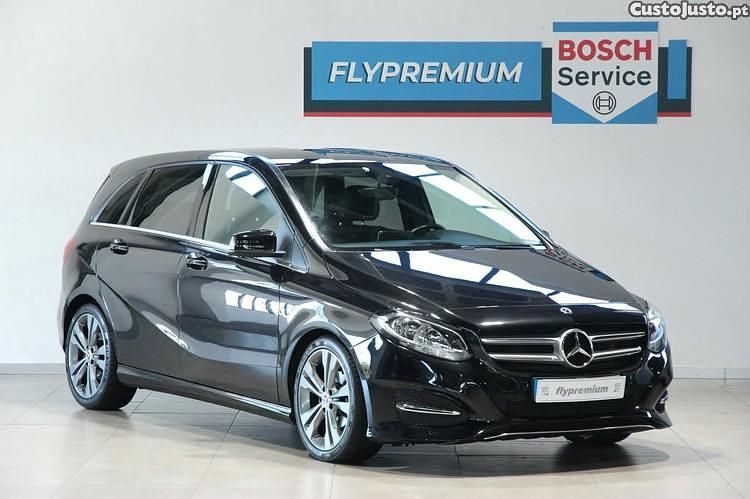 Preto Usado 2018 Mercedes B180 Urban Monovolume | € 18.990 (Preço justo) - Imagem 1/1