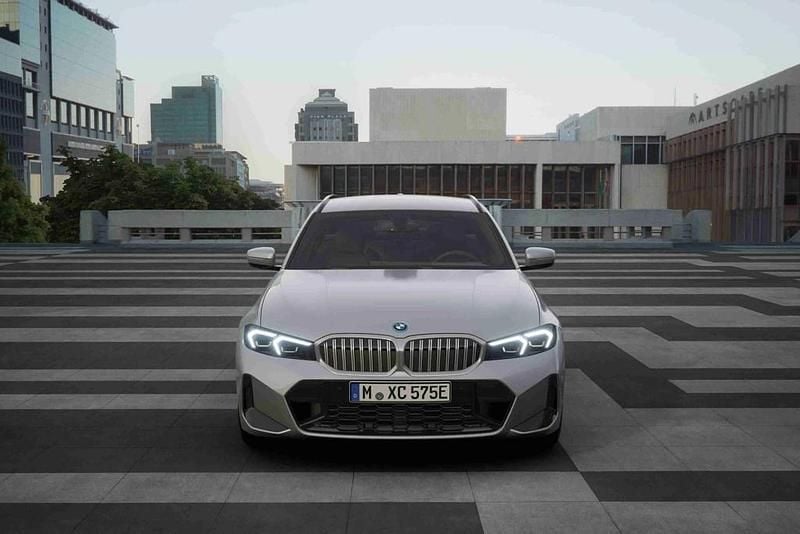 Branco Novo 2025 BMW 330e Comfort Edition Coupé | € 61.800 (Preço justo) - Imagem 1/4