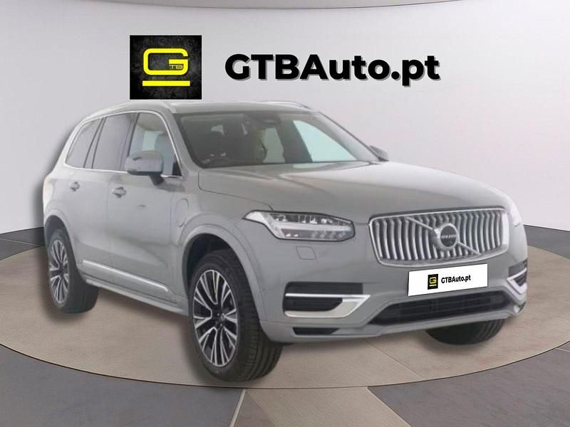 Cinza Usado 2024 Volvo XC90 Plus SUV | € 62.499 - Imagem 1/4