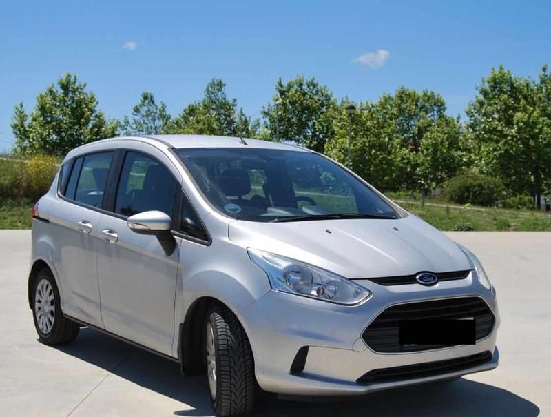 Cinzento Usado 2014 Ford B-MAX Monovolume | € 6.499 - Imagem 1/4