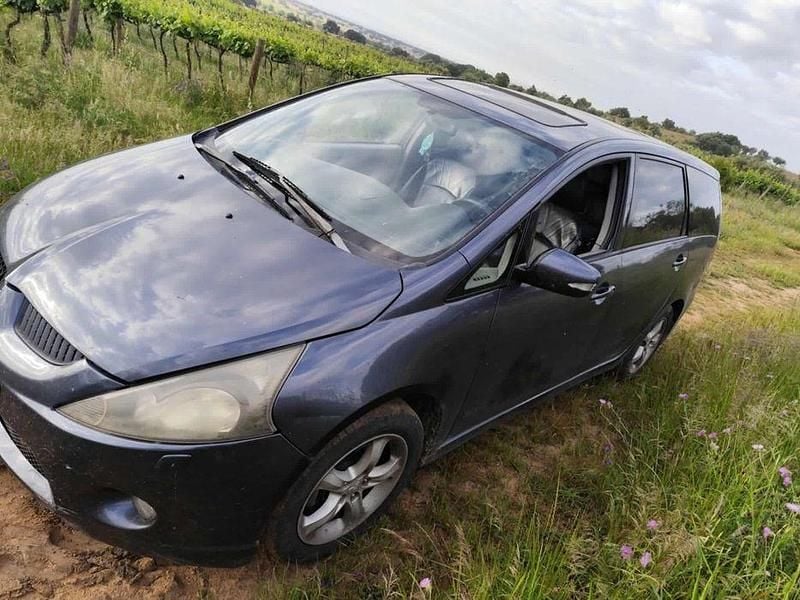 Usado 2008 Mitsubishi Grandis Monovolume | € 4.000 - Imagem 1/4